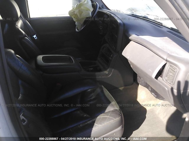 1GCJK33D67F134338 - 2007 CHEVROLET SILVERADO K3500 WHITE photo 5