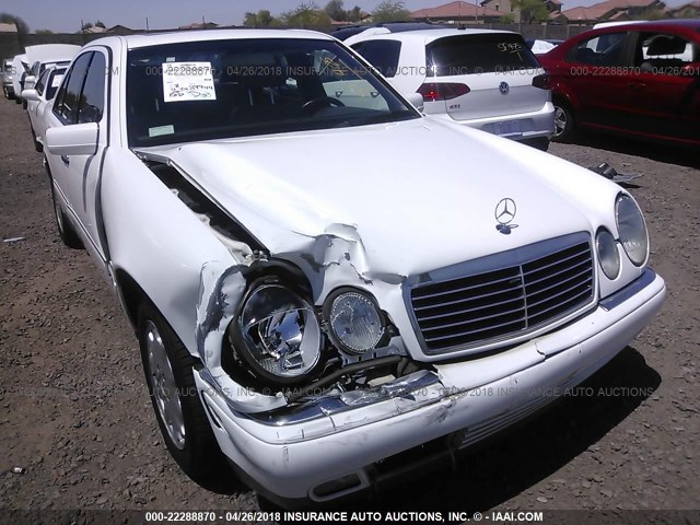 WDBJF82F4WX003906 - 1998 MERCEDES-BENZ E 320 4MATIC WHITE photo 6