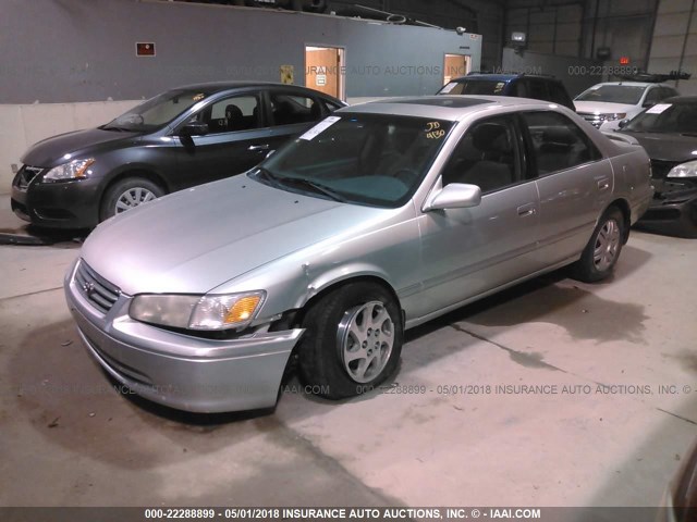 JT2BG22K6Y0432224 - 2000 TOYOTA CAMRY CE/LE/XLE 银色 照片 2