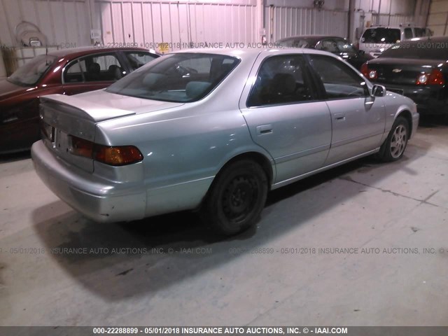 JT2BG22K6Y0432224 - 2000 TOYOTA CAMRY CE/LE/XLE 银色 照片 4