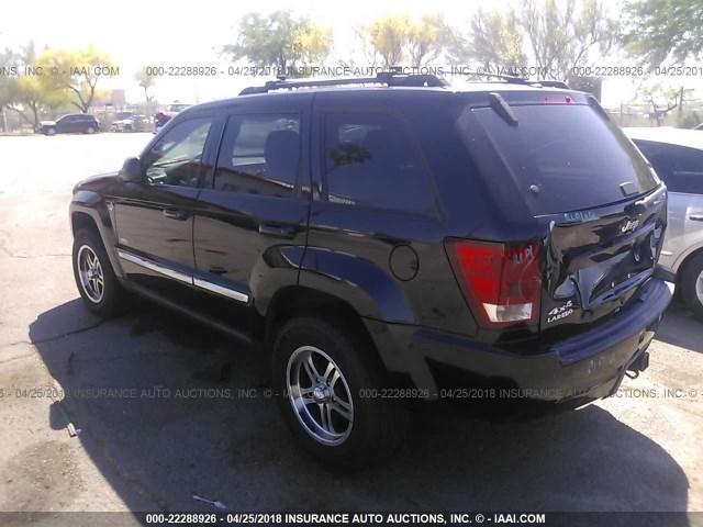 1J4HR48N86C261510 - 2006 JEEP GRAND CHEROKEE LAREDO/COLUMBIA/FREEDOM BLACK photo 3