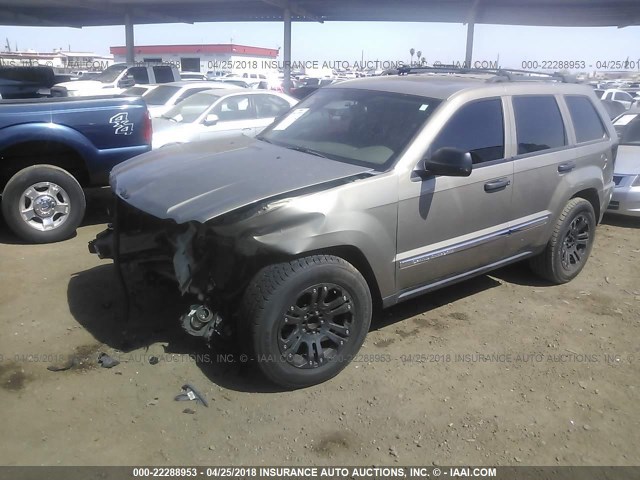 1J4GS48K75C704427 - 2005 JEEP GRAND CHEROKEE LAREDO/COLUMBIA/FREEDOM GOLD photo 2