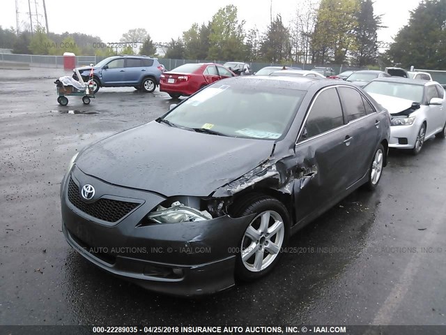 4T1BK46KX7U557774 - 2007 TOYOTA CAMRY NEW GENERAT LE/XLE/SE GRAY photo 2