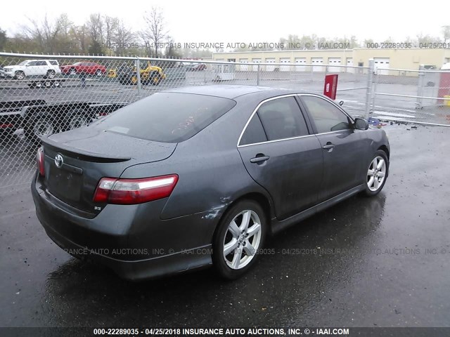 4T1BK46KX7U557774 - 2007 TOYOTA CAMRY NEW GENERAT LE/XLE/SE GRAY photo 4