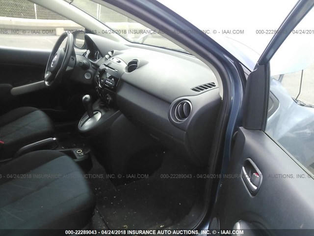 JM1DE1KY7E0172643 - 2014 MAZDA MAZDA2 SPORT BLUE photo 5