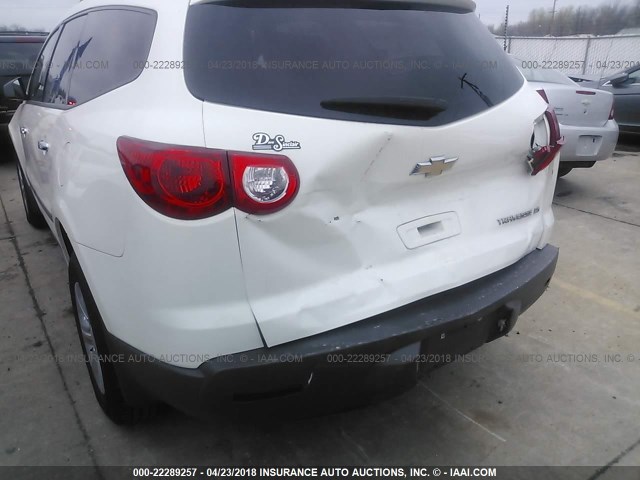 1GNKREED4CJ414850 - 2012 CHEVROLET TRAVERSE LS WHITE photo 6