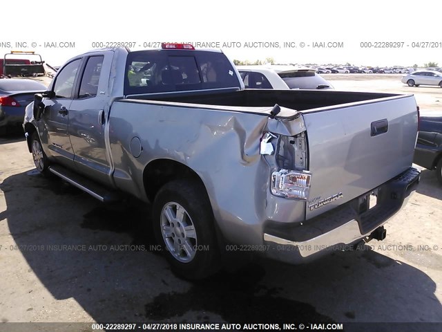 5TFRM5F19BX021898 - 2011 TOYOTA TUNDRA DOUBLE CAB SR5 SILVER photo 3