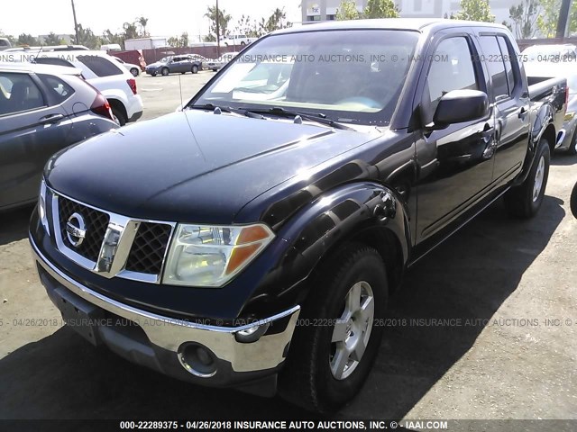 1N6AD07U65C465354 - 2005 NISSAN FRONTIER CREW CAB LE/SE/OFF ROAD BLACK photo 2