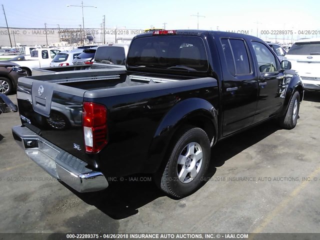 1N6AD07U65C465354 - 2005 NISSAN FRONTIER CREW CAB LE/SE/OFF ROAD BLACK photo 4