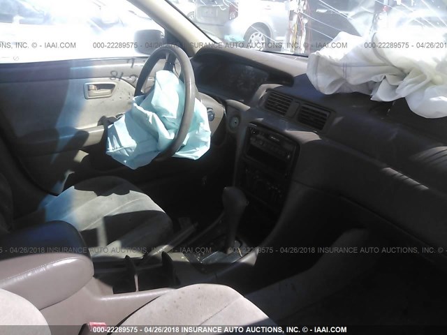 4T1BG22K0VU754929 - 1997 TOYOTA CAMRY CE/LE/XLE 白色 照片 5