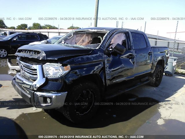 5TFDW5F17GX559656 - 2016 TOYOTA Tundra CREWMAX SR5/TRD PRO BLACK photo 2