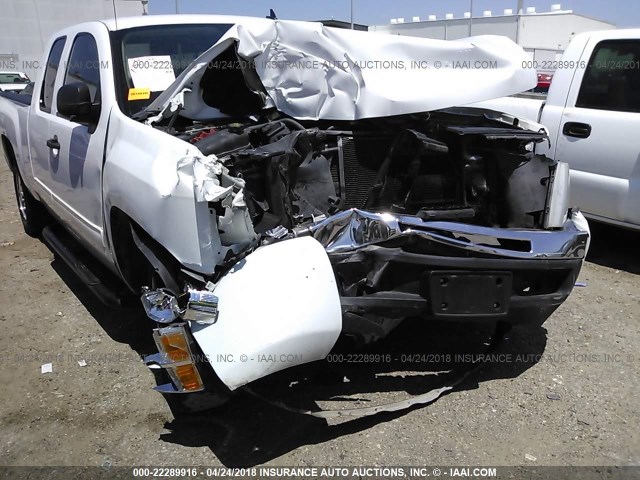 1GCRCREA8BZ462163 - 2011 CHEVROLET SILVERADO C1500  LS WHITE photo 6