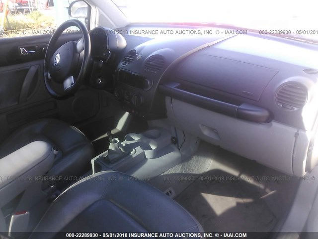 3VWDD21C5YM481427 - 2000 VOLKSWAGEN NEW BEETLE GLX 黑色 照片 5