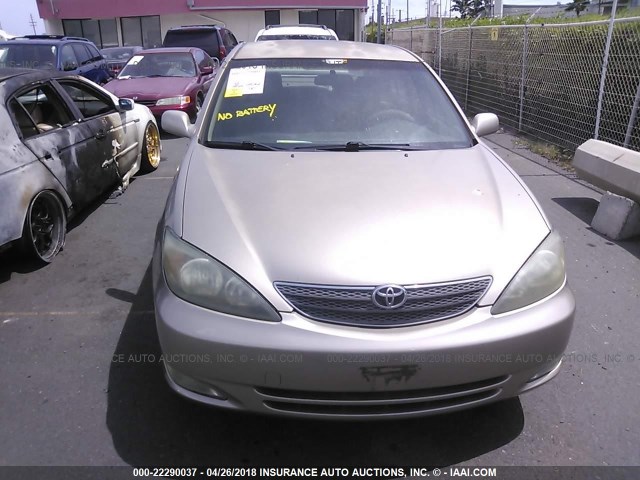 JTDBE32KX20085586 - 2002 TOYOTA CAMRY LE/XLE/SE GOLD photo 6