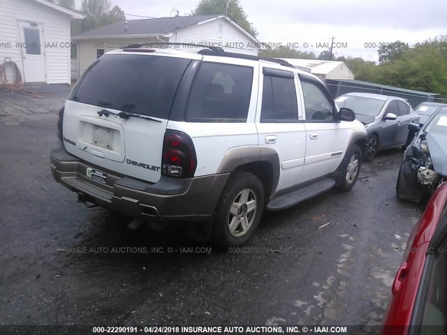 1GNDS13S622330982 - 2002 CHEVROLET TRAILBLAZER  WHITE photo 4