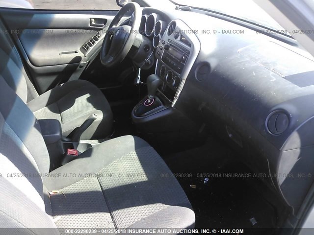 2T1KR32E16C602249 - 2006 TOYOTA COROLLA MATRIX XR SILVER photo 5