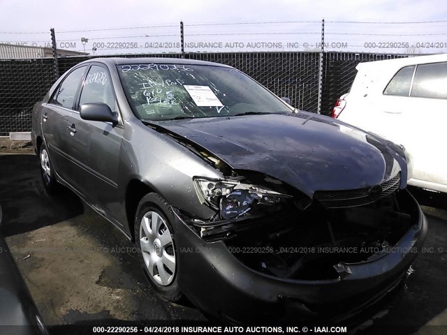 4T1BE32KX2U606889 - 2002 TOYOTA CAMRY LE/XLE/SE GRAY photo 1