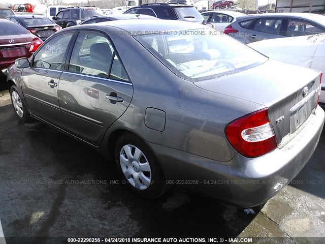 4T1BE32KX2U606889 - 2002 TOYOTA CAMRY LE/XLE/SE GRAY photo 3