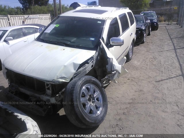 1A8HX58248F103764 - 2008 CHRYSLER ASPEN LIMITED WHITE photo 2