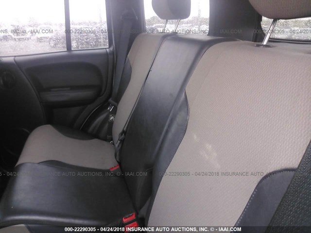 1J4GL48K54W315019 - 2004 JEEP LIBERTY SPORT 银色 照片 8