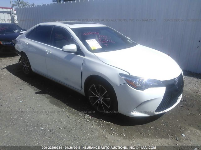 4T1BF1FK3GU119987 - 2016 TOYOTA CAMRY LE/XLE/SE/XSE WHITE photo 1