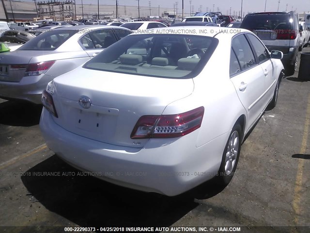 4T1BF3EK6BU632883 - 2011 TOYOTA CAMRY SE/LE/XLE WHITE photo 4