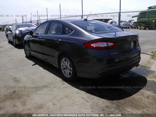 1FA6P0HD2F5123670 - 2015 FORD FUSION SE GRAY photo 3