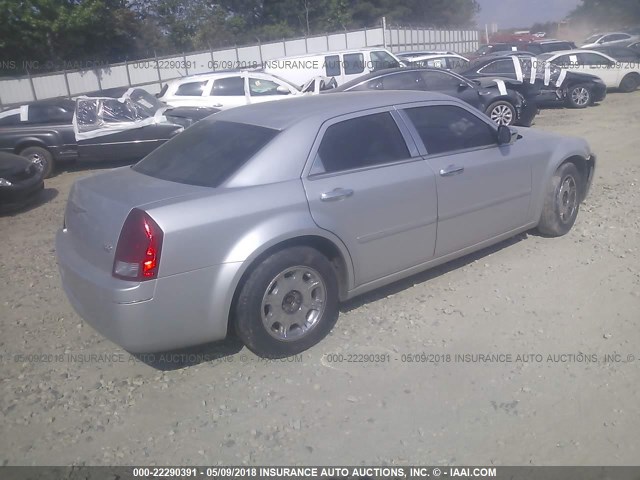 2C3KA53G36H414068 - 2006 CHRYSLER 300 TOURING SILVER photo 4