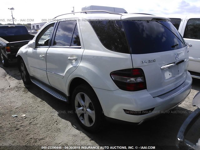 4JGBB25E59A519499 - 2009 MERCEDES-BENZ ML WHITE photo 3