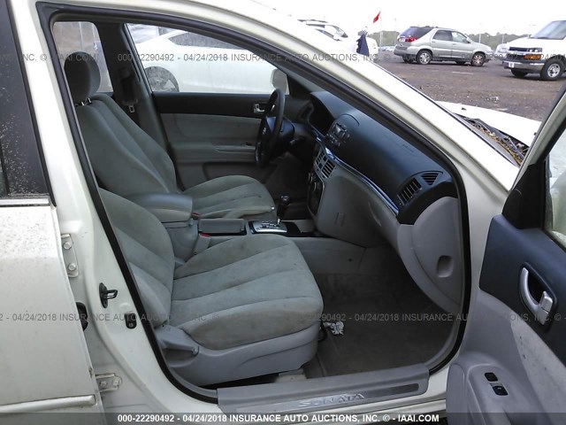 KMHEU46C46A132034 - 2006 HYUNDAI SONATA GLS/LX WHITE photo 5