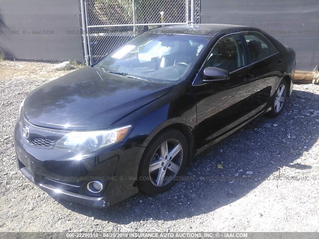 4T1BF1FK0EU435666 - 2014 TOYOTA CAMRY L/SE/LE/XLE შავი ფოტო 2