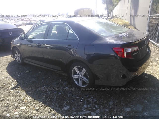 4T1BF1FK0EU435666 - 2014 TOYOTA CAMRY L/SE/LE/XLE შავი ფოტო 3