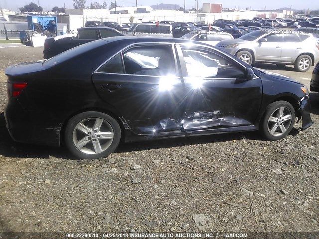 4T1BF1FK0EU435666 - 2014 TOYOTA CAMRY L/SE/LE/XLE შავი ფოტო 4