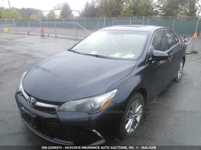 4T1BF1FK0FU051744 - 2015 TOYOTA CAMRY LE/XLE/SE/XSE BLACK photo 2