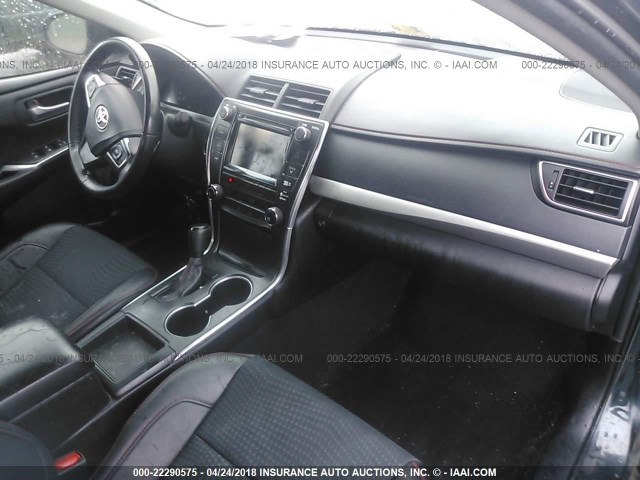 4T1BF1FK0FU051744 - 2015 TOYOTA CAMRY LE/XLE/SE/XSE BLACK photo 5