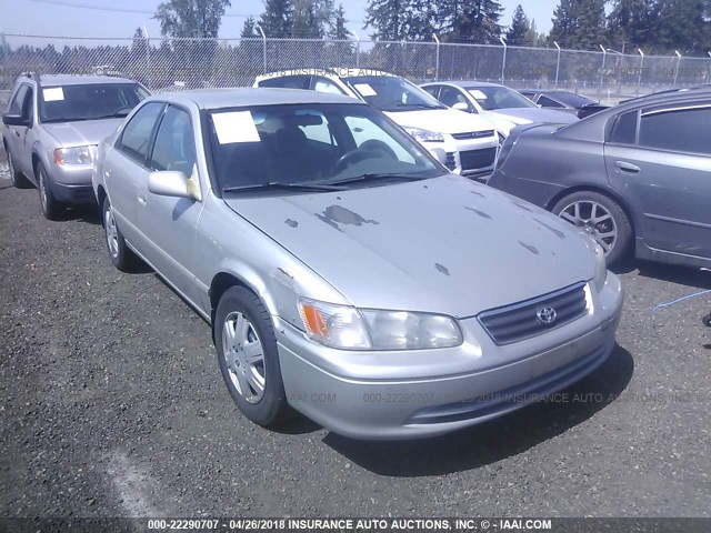 4T1BG22K11U098363 - 2001 TOYOTA CAMRY CE/LE/XLE SILVER photo 1