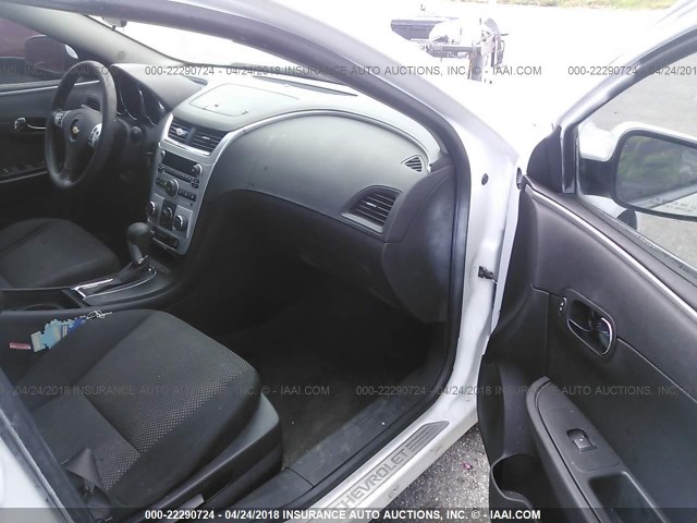 1G1ZC5EU0BF399900 - 2011 CHEVROLET MALIBU 1LT 白色 照片 5