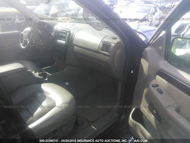 1FMDU75W74UC17938 - 2004 FORD EXPLORER LIMITED Qara foto 5