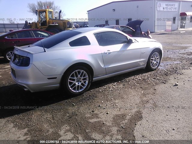 1ZVBP8CF5D5253954 - 2013 FORD MUSTANG GT SILVER photo 4