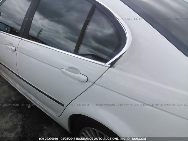 WBAAV53481FJ66439 - 2001 BMW 330 I WHITE photo 6