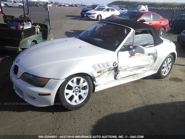 4USCH9331XLF80798 - 1999 BMW Z3 2.3 WHITE photo 2