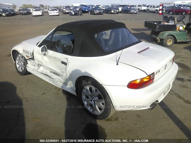 4USCH9331XLF80798 - 1999 BMW Z3 2.3 WHITE photo 3