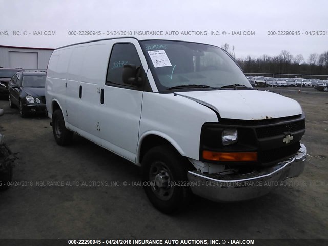 1GCGG25C781151514 - 2008 CHEVROLET EXPRESS G2500  WHITE photo 1