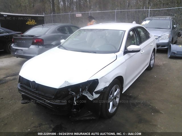 1VWBP7A34DC042484 - 2013 VOLKSWAGEN PASSAT SE WHITE photo 2