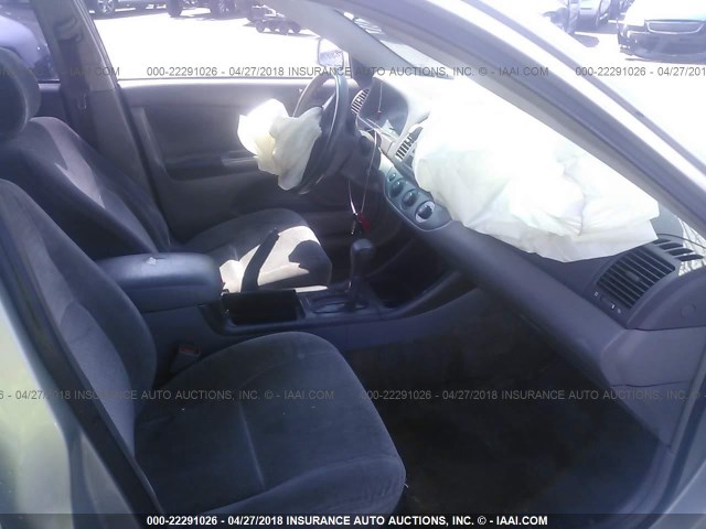 JTDBE30K720054251 - 2002 TOYOTA CAMRY LE/XLE/SE 银色 照片 5