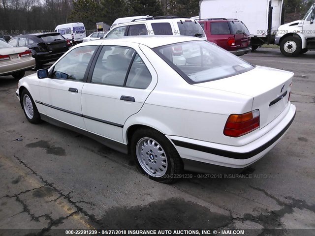 WBACB431XPFL02550 - 1993 BMW 325 I AUTOMATIC WHITE photo 3