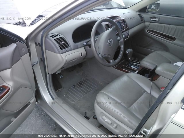 4T1BF30K25U620760 - 2005 TOYOTA CAMRY LE/XLE/SE 金色 照片 5