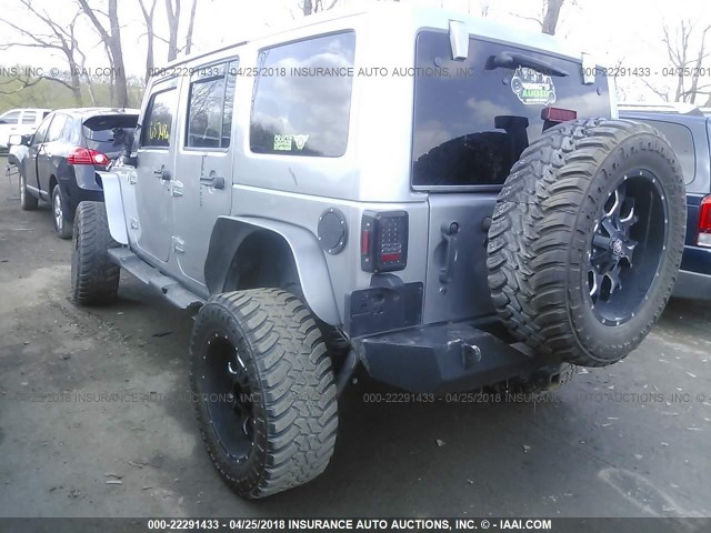 1C4BJWDG5EL194126 - 2014 JEEP WRANGLER UNLIMITE SPORT SILVER photo 3