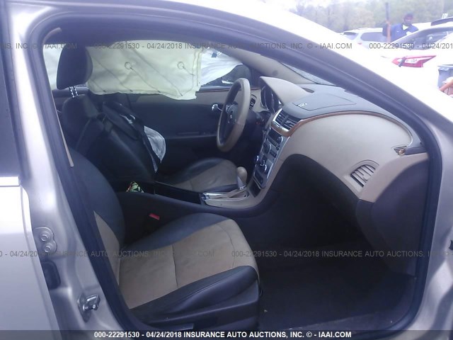 1G1ZC5E03AF184409 - 2010 CHEVROLET MALIBU 1LT 青色 照片 5