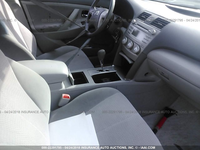 4T1BF3EKXAU545292 - 2010 TOYOTA CAMRY SE/LE/XLE 黑色 照片 5